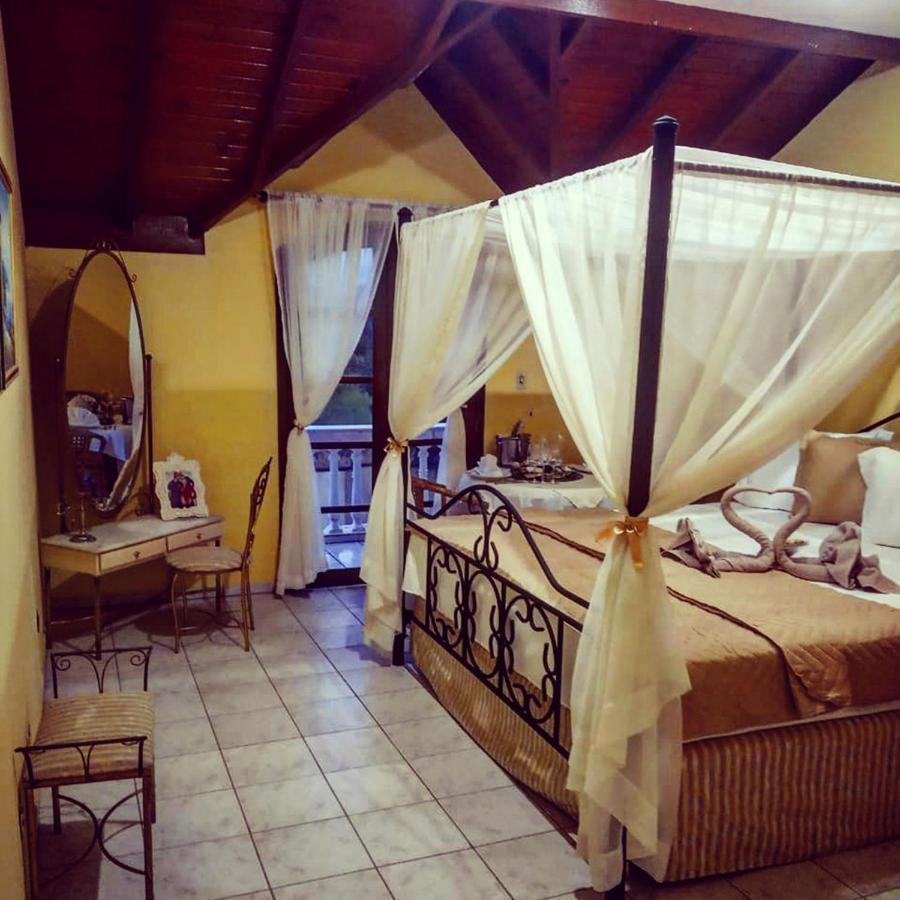 Hotel Velha Corte São José dos Pinhais Exterior foto